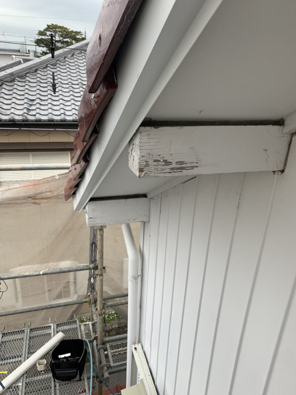 三重県鈴鹿市サイディング張り替え破風鼻隠し板金工事1